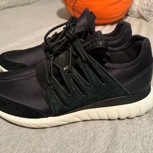 Men’s adidas Tubular Radial size 11.5